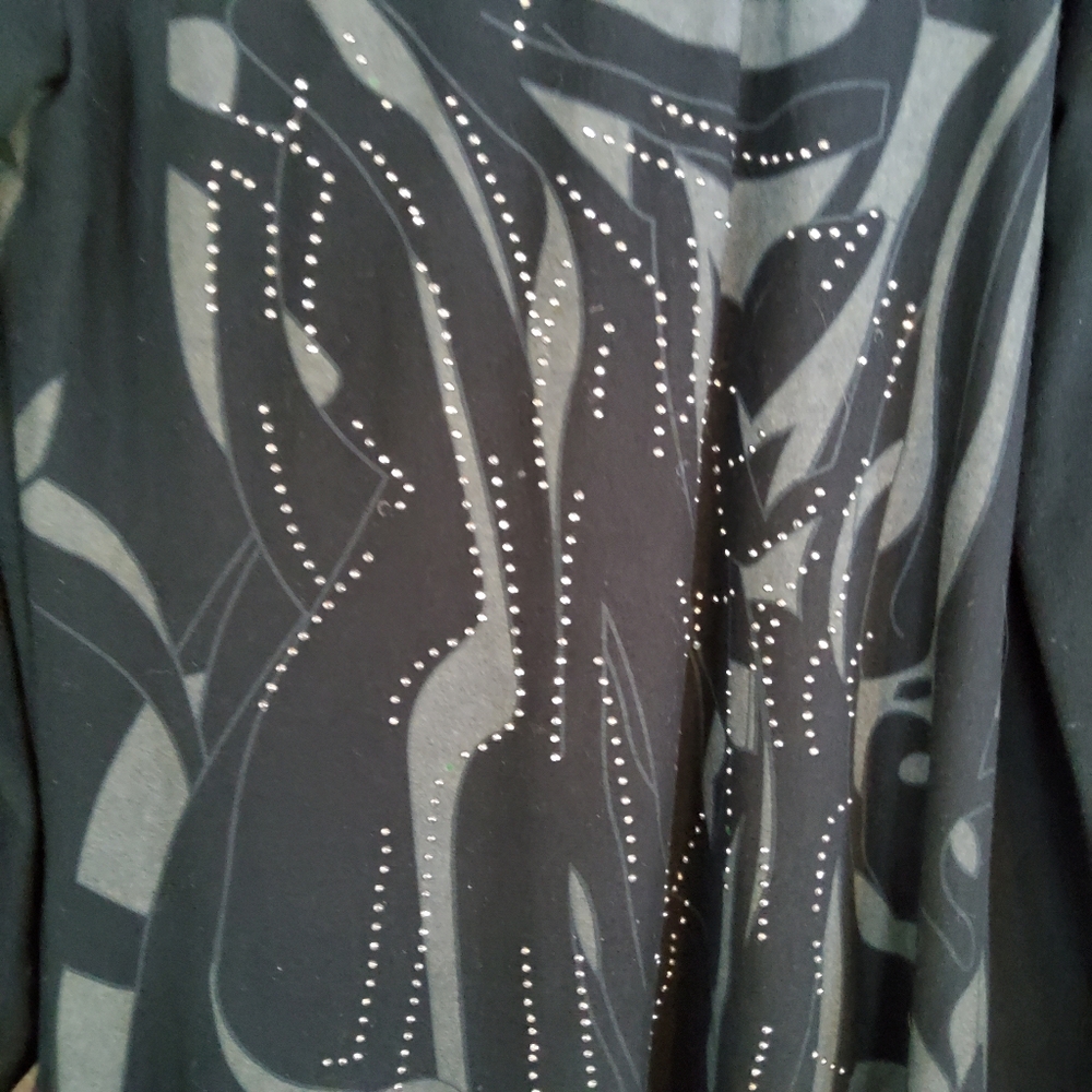 MINKAS Black Long Sleeve Tunic with Asymmetrical Hem and Relaxed Fit - Picture 6 of 9